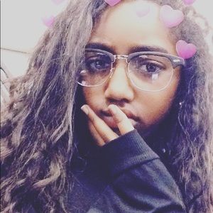 Meet your Posher, Ava